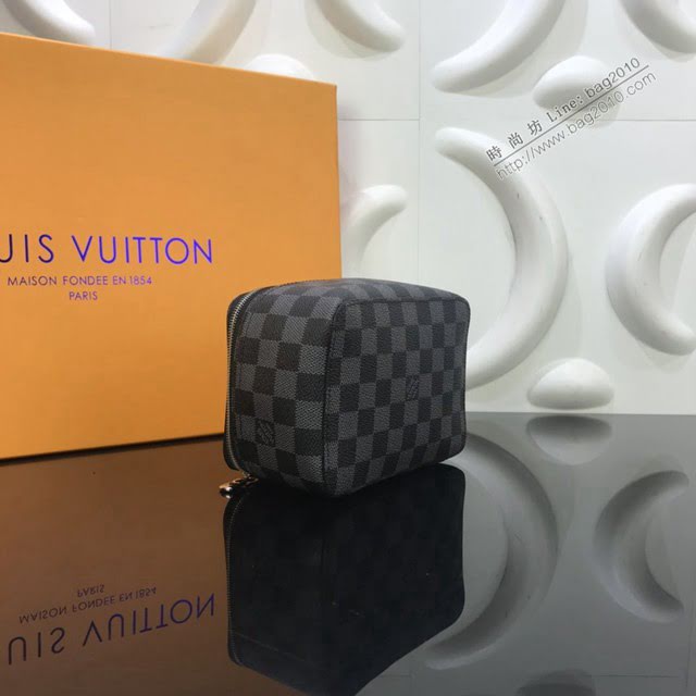 LV包包 LV新款女包 Packing Cube小號手袋 LV黑格收納袋 LV收納盒  ydh3649